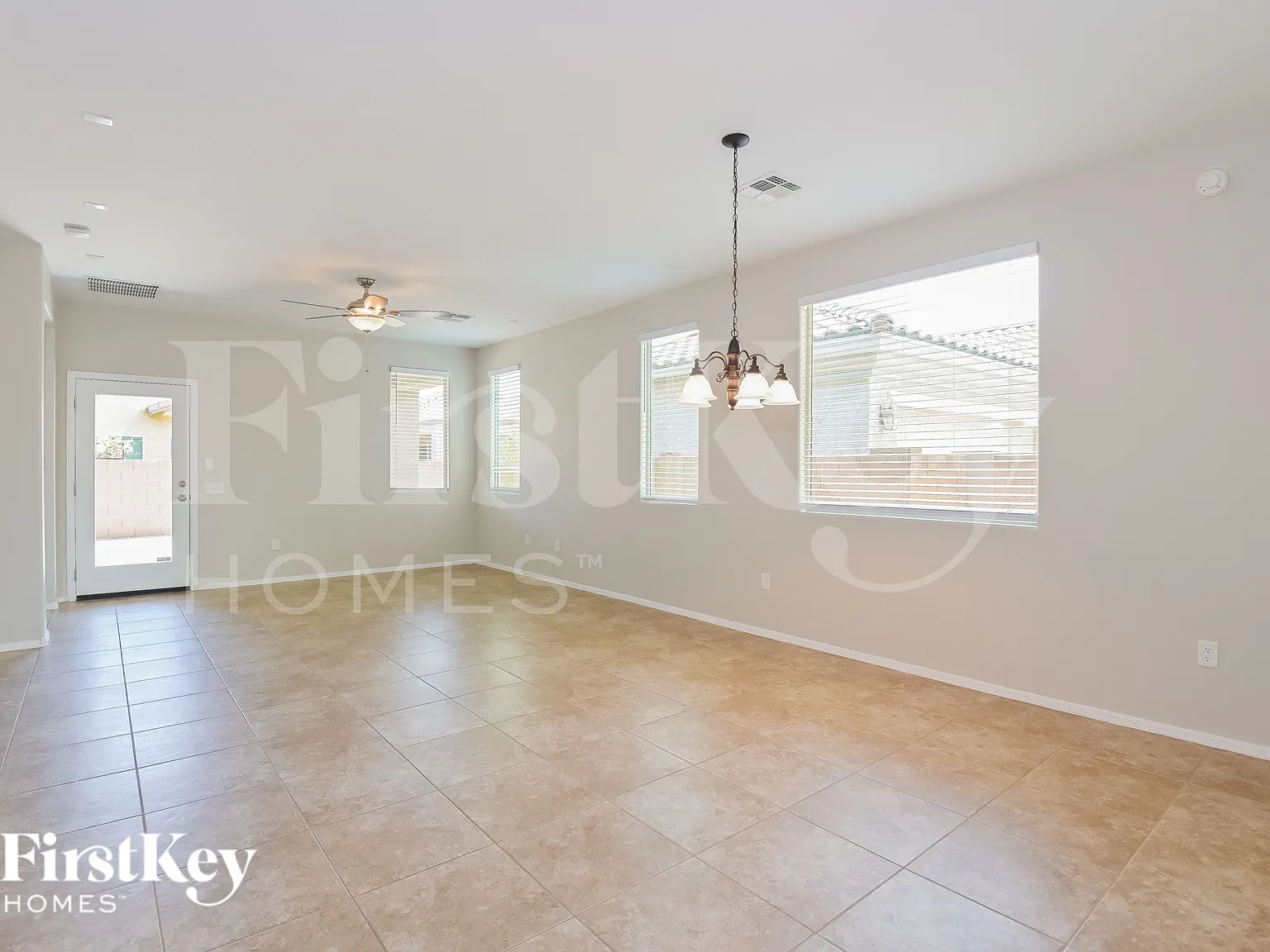 3 bed, 2.0 bath, 1517 sqft, $1,910 — Photo 3