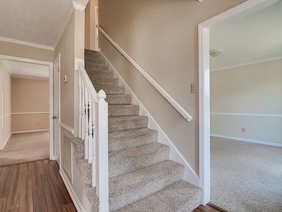 3rd image of 4618 Oxford Dr