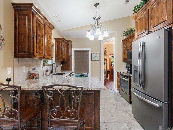 3rd image of 7622 Hickory Ridge Dr