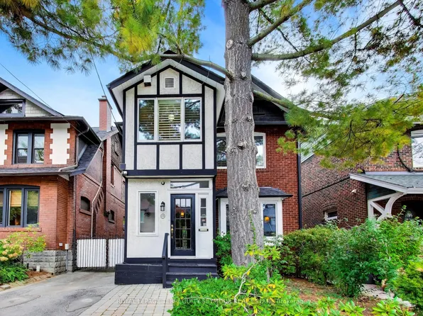 105 Clifton Rd, Toronto, ON M4T 2G3