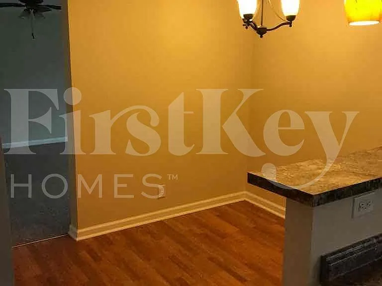 4801 Leone Dr — Photo 5