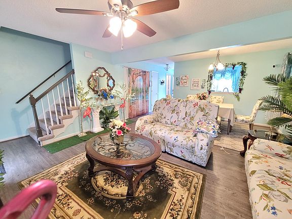 Garden like decorated living room