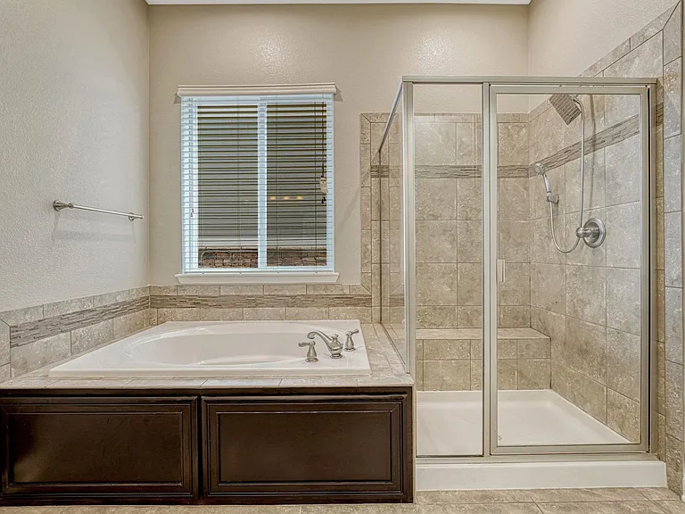 14110 Sierra Ridge Cir — Photo 32