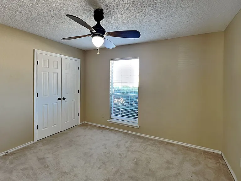 10517 Lone Pine Ln — Photo 13