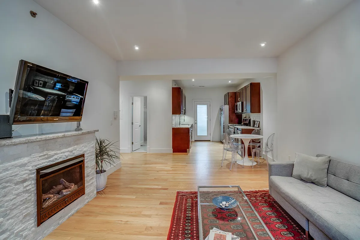 Open Floor Plan Perfect for Entertaining - 1700 2nd St NW #10