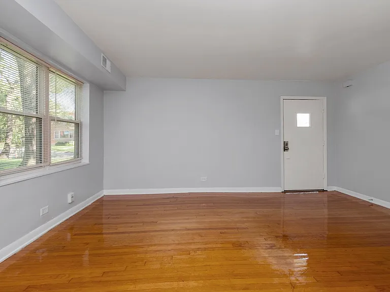 5338 S Kenneth Ave — Photo 5
