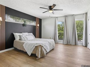 8840 E Cypress Point Ct, Baton Rouge, LA 70809