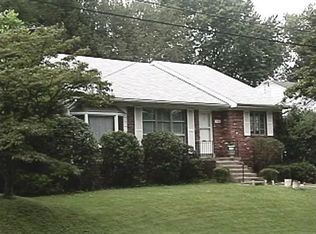 5008 Jamestown Rd, Bethesda, MD 20816