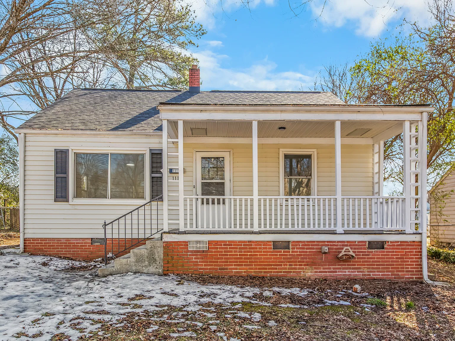 3 bed, 879 sqft, $1,400 — Photo 1