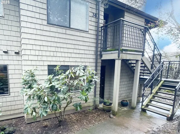 35 Crestfield Ct Unit 35, Lake Oswego, OR 97035