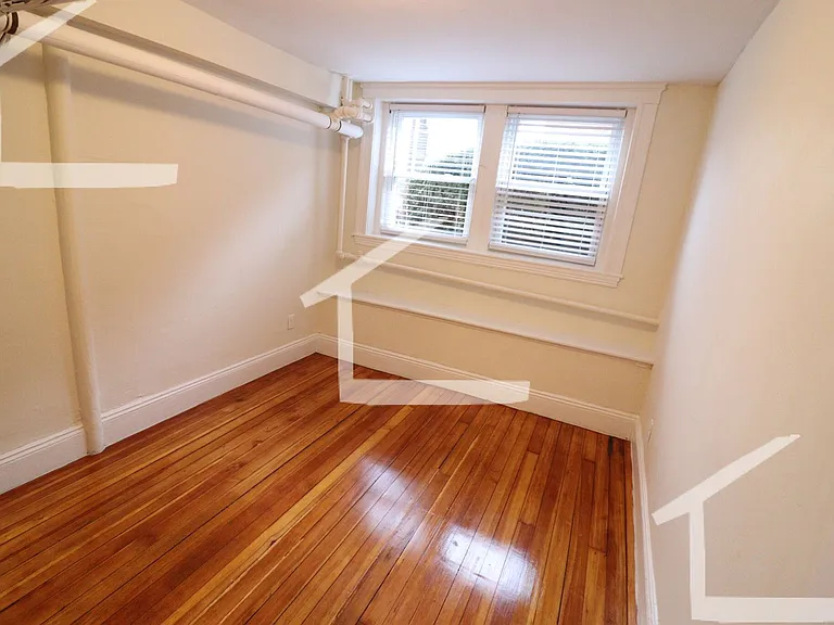 7 Mount Hood Rd #1B — Photo 5