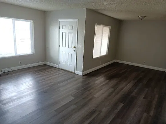 2 bed, 975 sqft, $1,300 — Photo 2