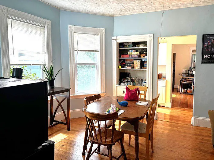 4 bed, 2.0 bath, $3,400 — Photo 2