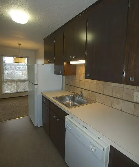 2210 Franklin Ave E (M) Franklin House — Photo 6
