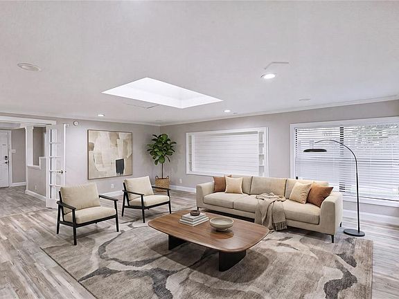 3rd image of 1325 E LAURA STREET