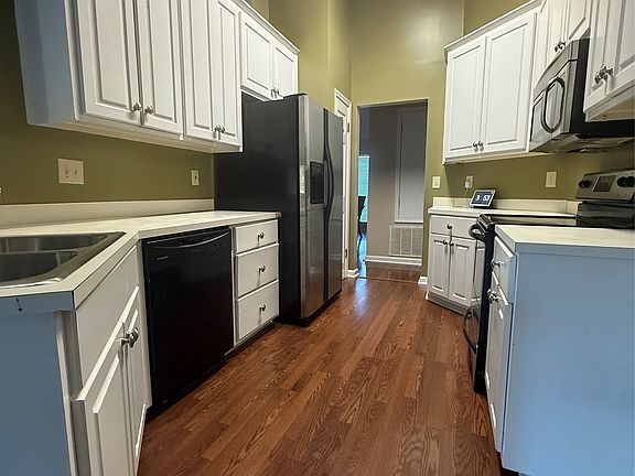 2nd image of 7307 Old Forest Rd