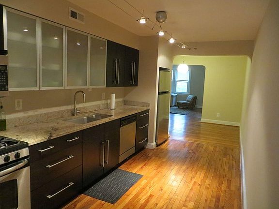 2nd image of 3310 Mount Vernon Ave