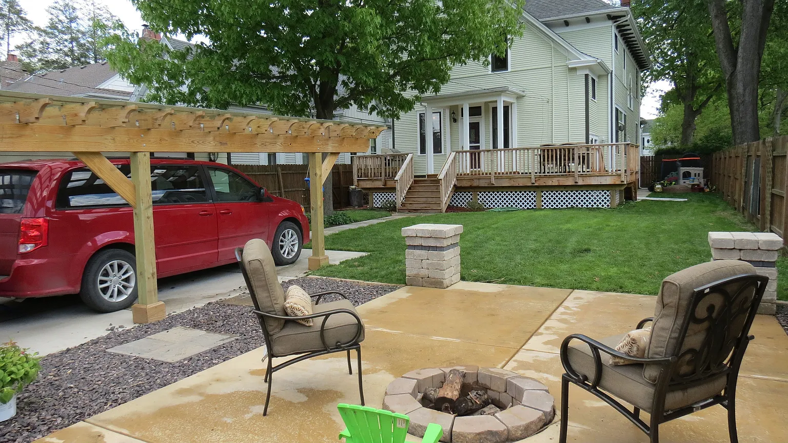 1635 W Moss Ave photo 1