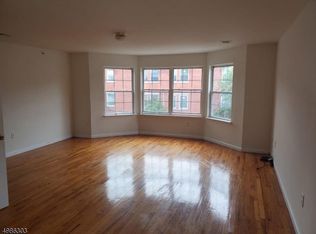 41 3rd St FLOOR 3, Newark, NJ 07107