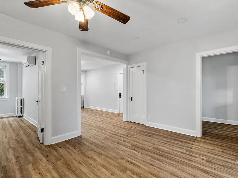 742 Washington Park #B4 — Photo 9