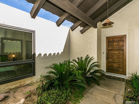 3rd image of 5623 N Palacio Way