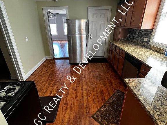 3rd image of 1707 N Washtenaw Ave APT 2