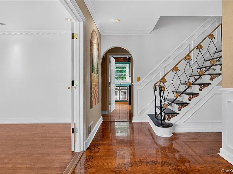 1155 Webster Ave — Photo 3