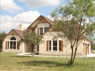 822 Oak Bluff Trl, New Braunfels, TX 78132