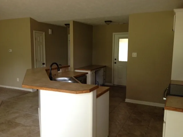 3 bed, 1266 sqft, $1,375 — Photo 3