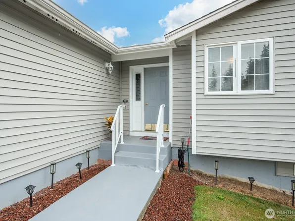 27215 Manor Place NW, Stanwood, WA 98292
