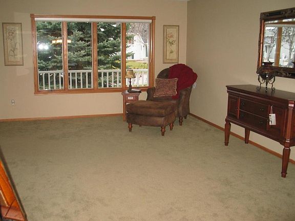 3rd image of 3233 Desert Star Ln