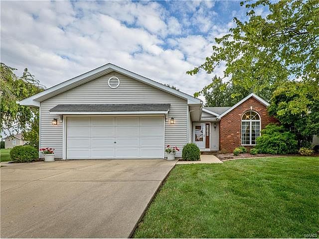1st image of 12 Cottonwood Glen Dr