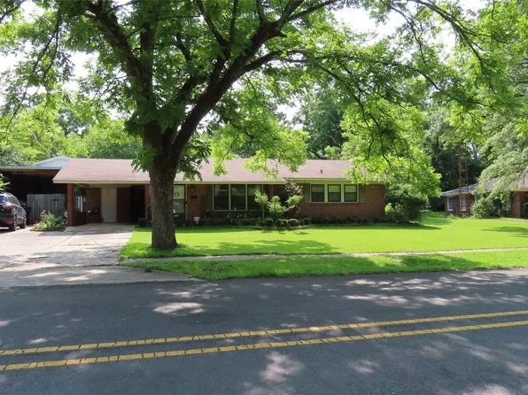 703 10th St NW, Springhill, LA 71075