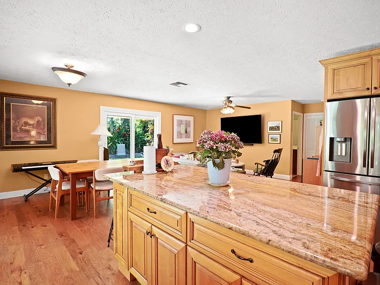 1974 SW Saint Andrews Dr — Photo 16