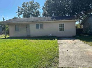 617 Bridal Wreath Ave, Orange, TX 77630