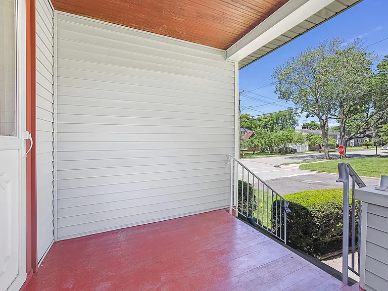 135 E Linden Ave — Photo 39