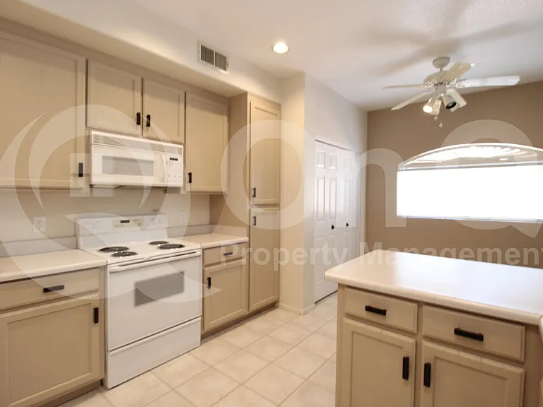 8653 E Royal Palm Rd #2027 — Photo 8
