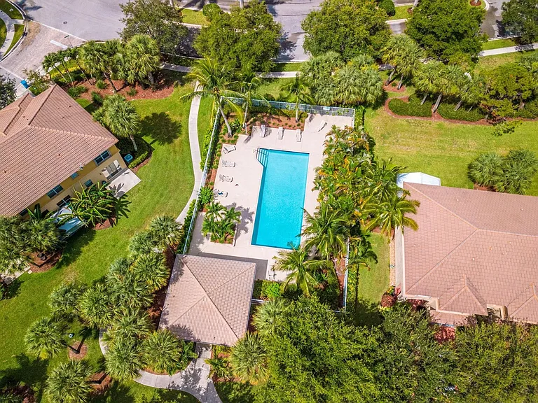 460 Rainbow Springs Ter — Photo 28