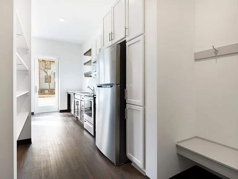 Blaise Apartments — Photo 20
