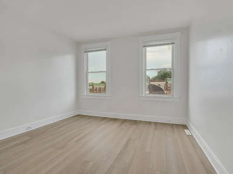 Edmondson Ave — Photo 12