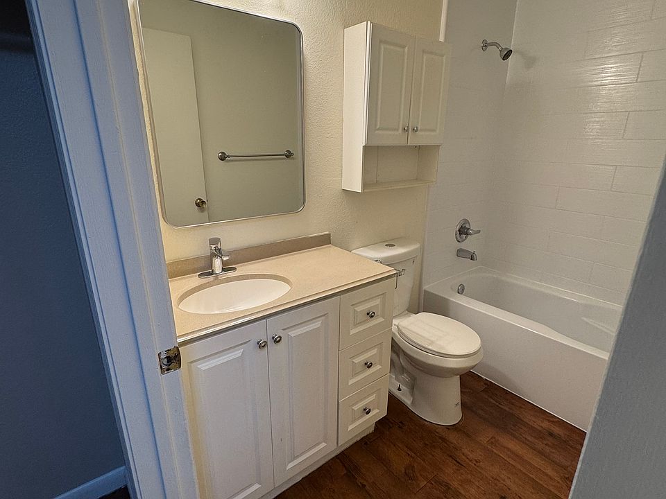 Bathroom with Shower Tub combo