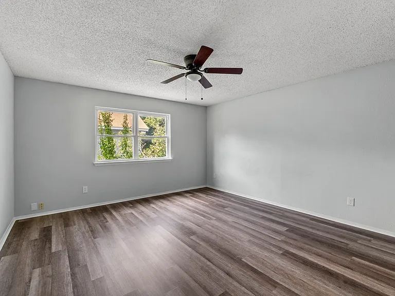 11809 Eubank Dr — Photo 16