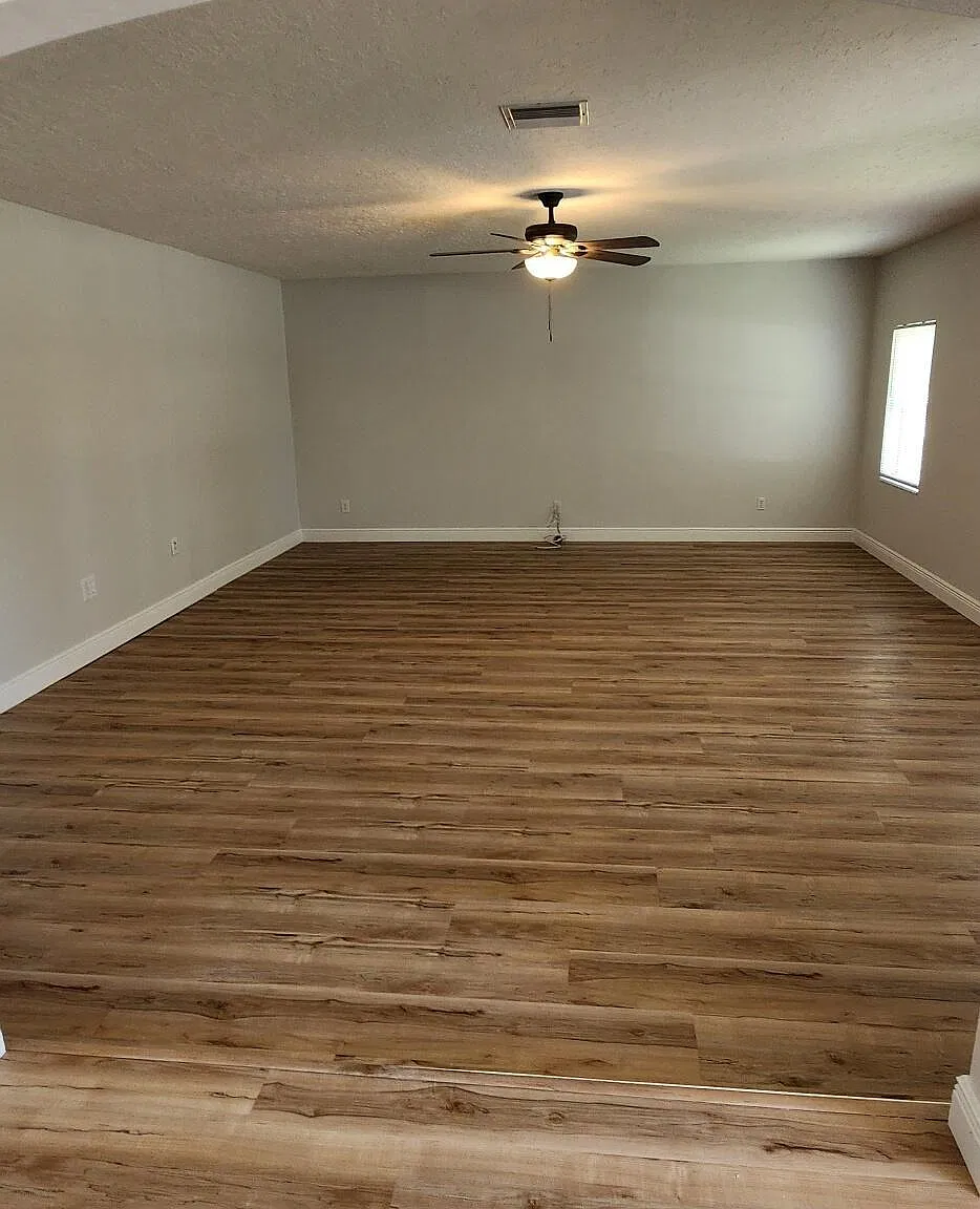 4 bed, 2.0 bath, 2116 sqft, $2,400 — Photo 3