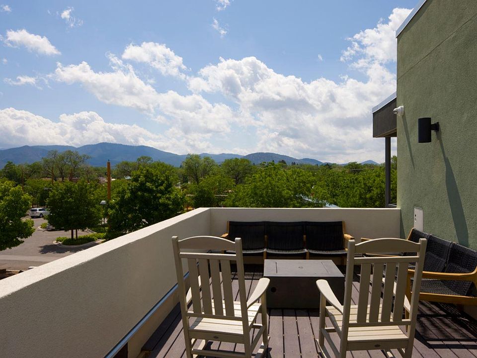 Rooftop BBQ deck with firepit available to all tenants