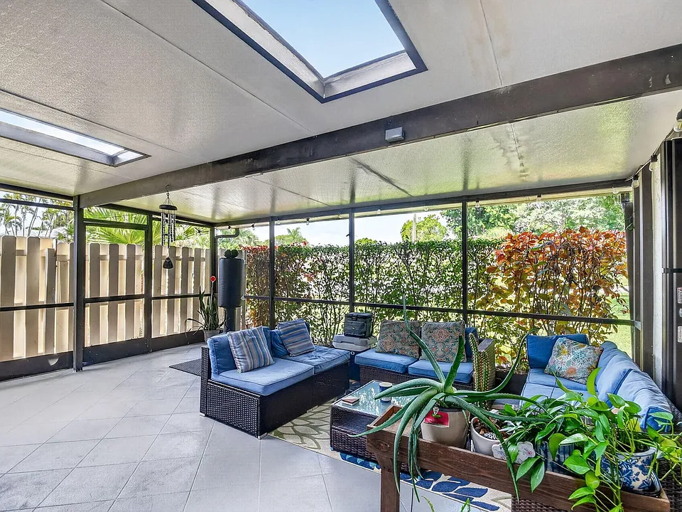 812 NW 30th Ave