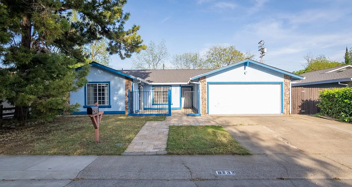 8232 Baymore Way photo 1