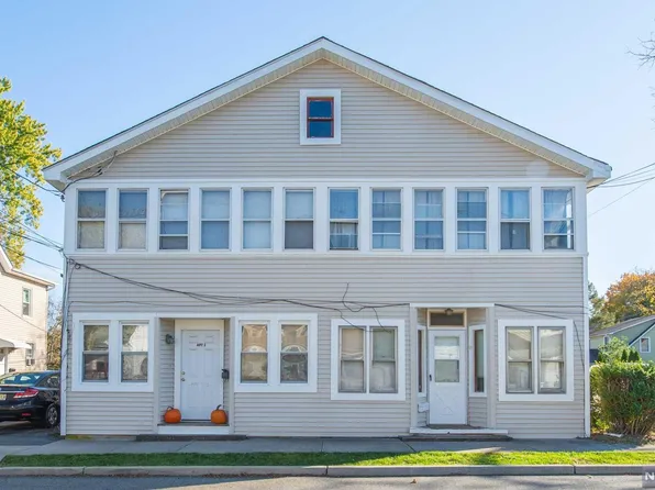 26 Ryerson Ave, Bloomingdale, NJ 07403