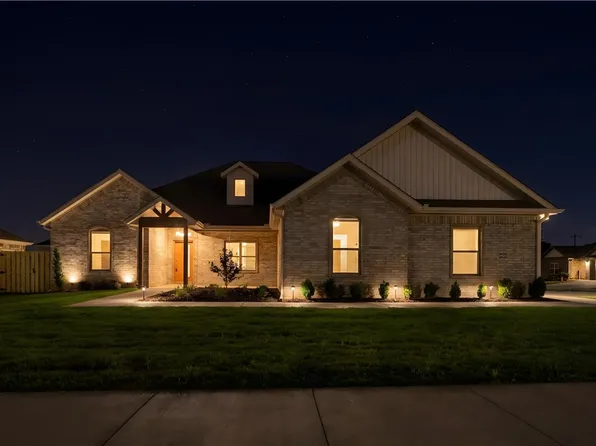 2412 Charles St, Pea Ridge, AR 72751