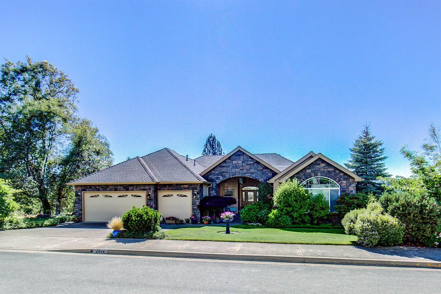 2804 Erin Dr photo 1