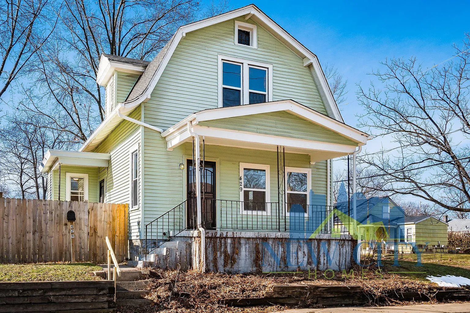 429 Ryan Ave photo 1